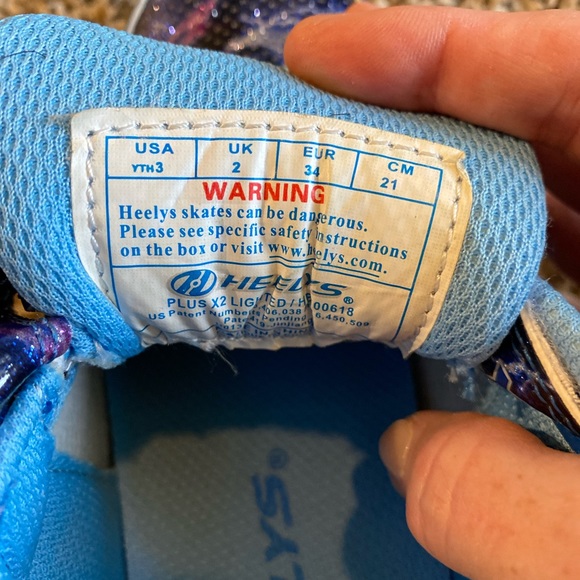 Heely’s shoes Size 3 - Picture 3 of 5